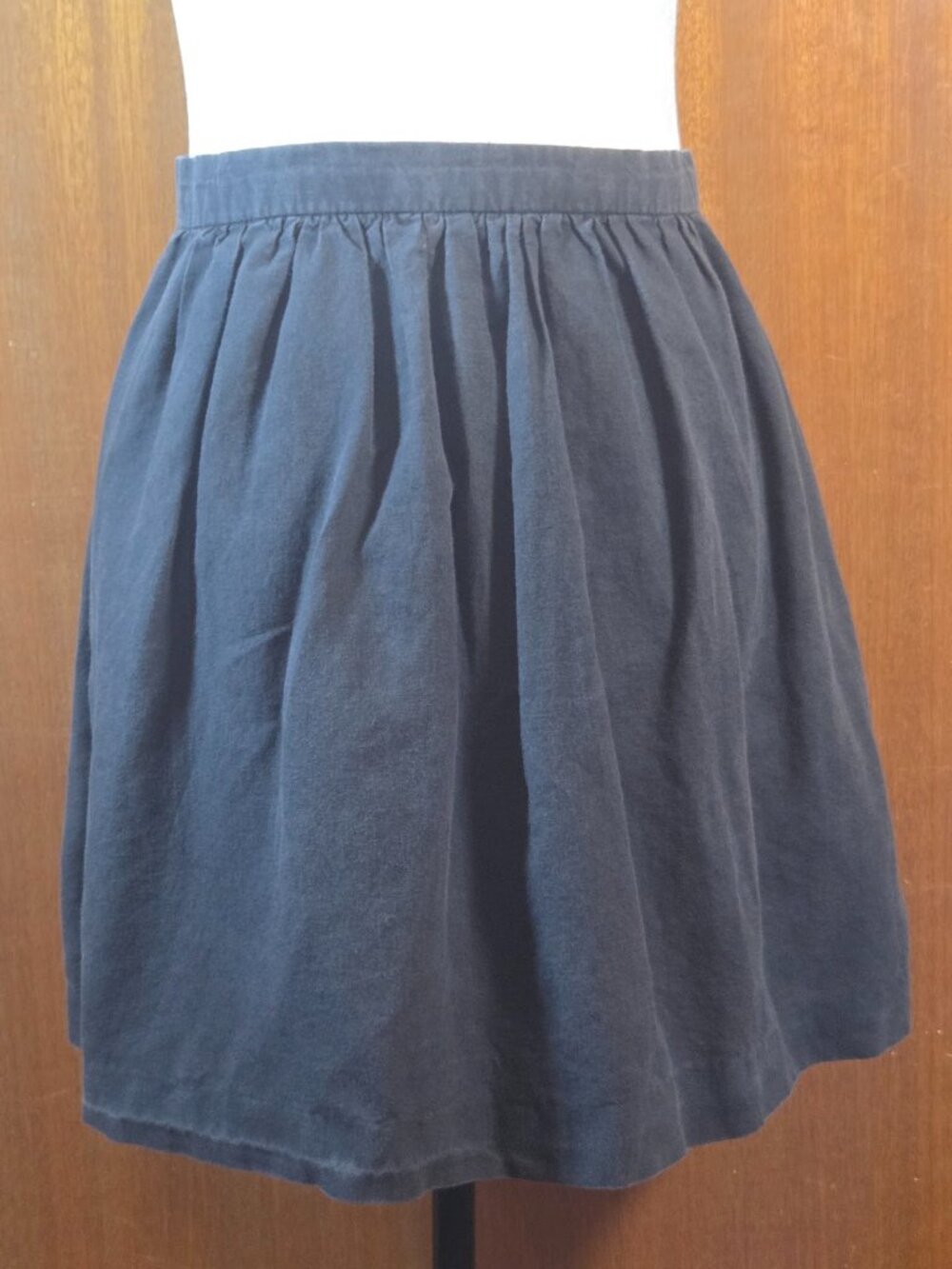 Isabelle Dunlop Black 100% Linen Gathered Mini Skirt - Size S